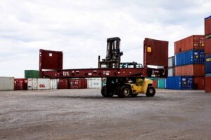 Read more about the article Reasons To Lease A Shipping Container