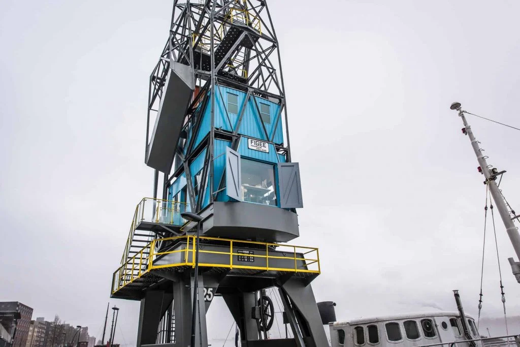 crane-apartment-modifications- shipping-container